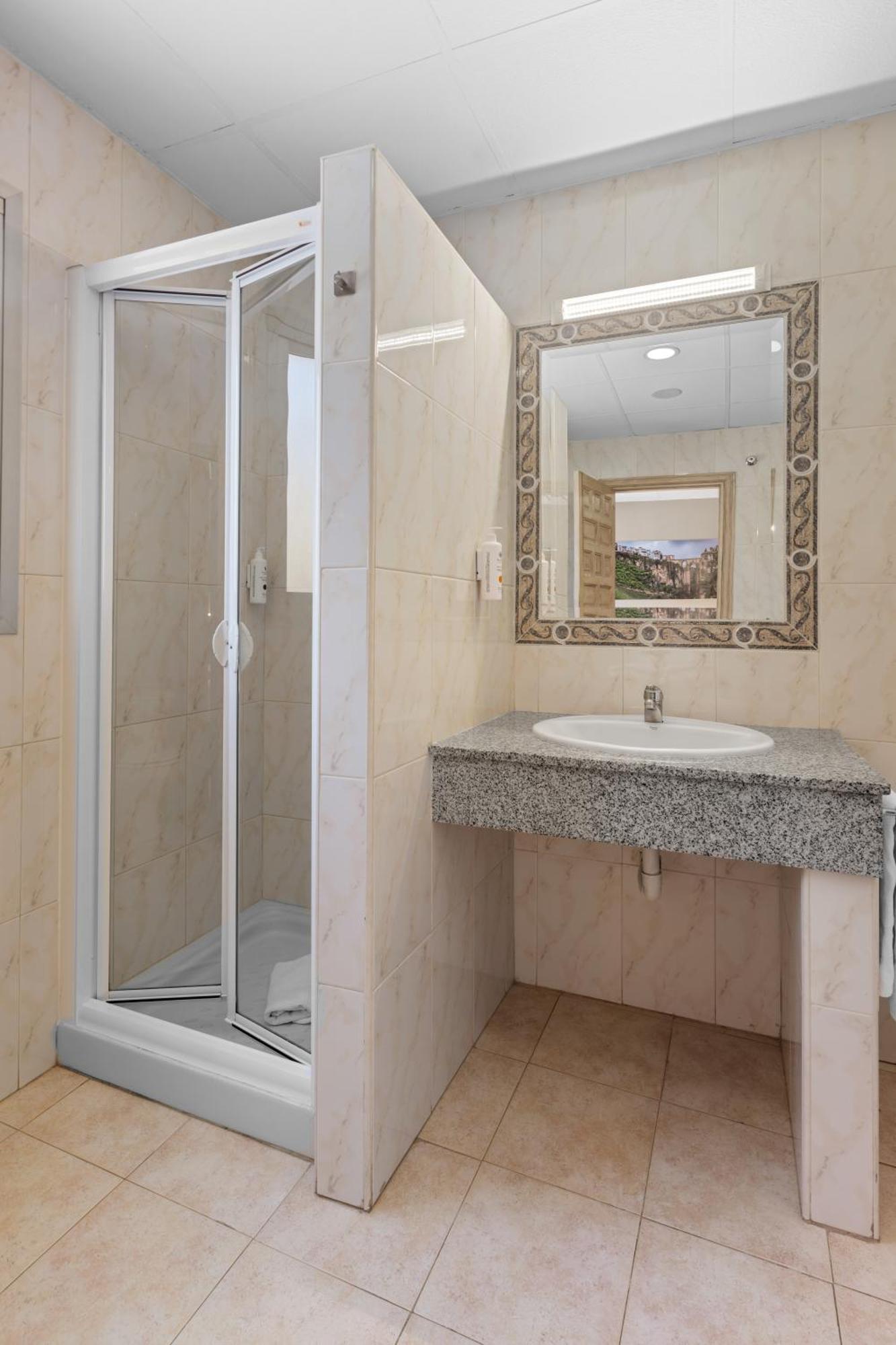 Vas Malaga Ciudad Otel Dış mekan fotoğraf