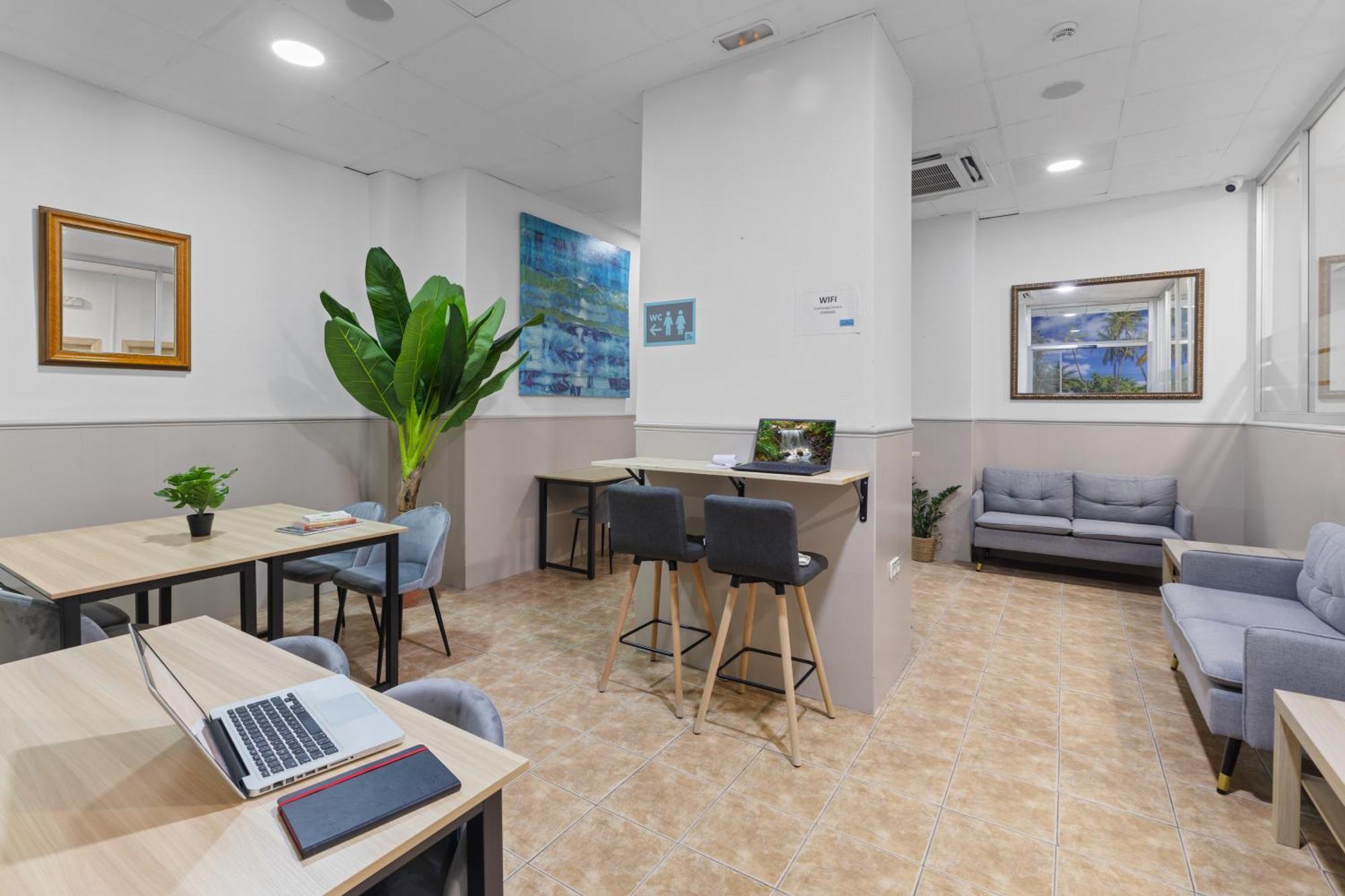 Vas Malaga Ciudad Otel Dış mekan fotoğraf