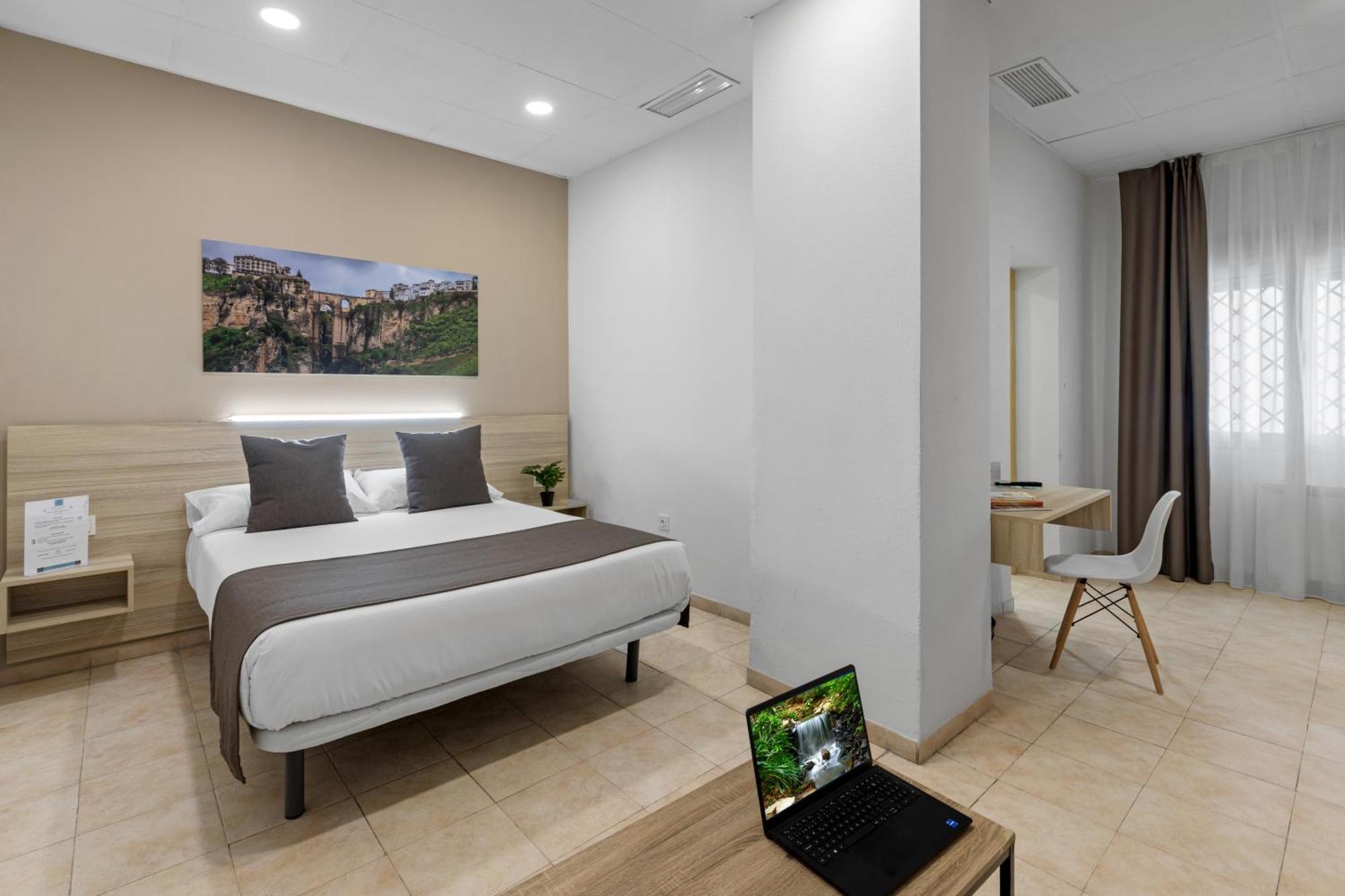Vas Malaga Ciudad Otel Dış mekan fotoğraf
